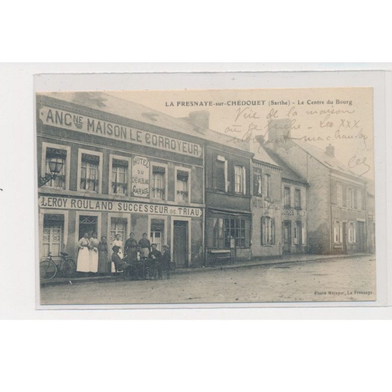 LA FRESNAYE SUR CHEDOUET - Le centre du bourg - très bon état