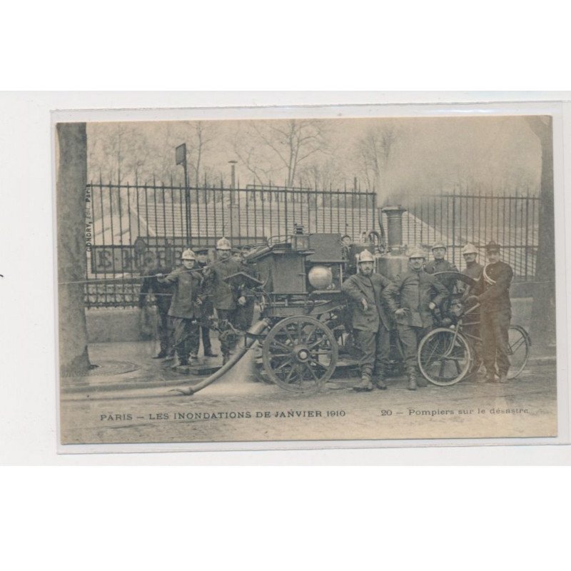 PARIS - les inondations de Janvier 1910 - pompiers sur le désastre - Gondry - très bon état