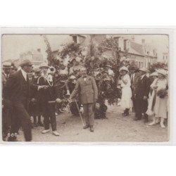A LOCALISER : carte photo d'une cavalcade (photo CABINE 20 - Boullangez fils) - très bon état