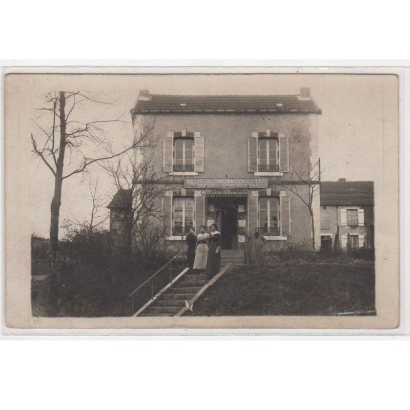 A LOCALISER : carte photo du magasin de la société de consommation de l'Est - très bon état