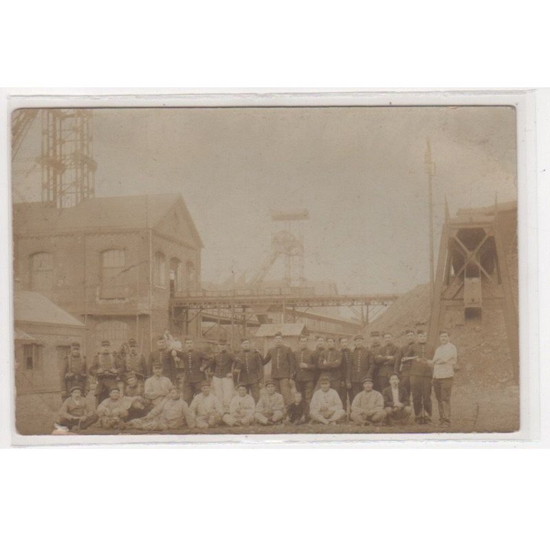 A LOCALISER : carte photo de militaires lors des grèves (mines) - très bon état