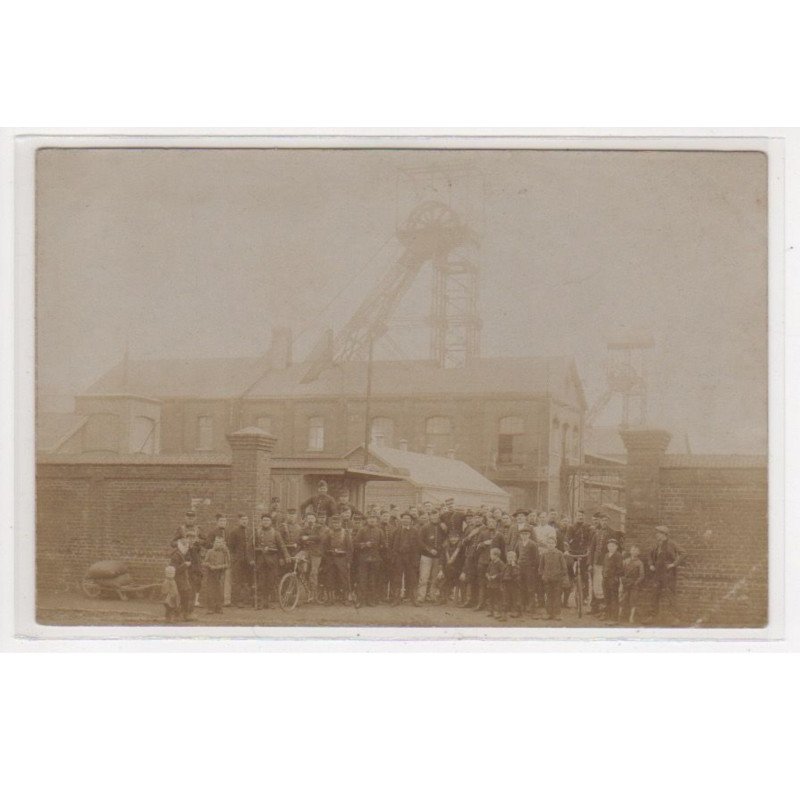 A LOCALISER : carte photo de militaires lors des grèves (mines) - très bon état