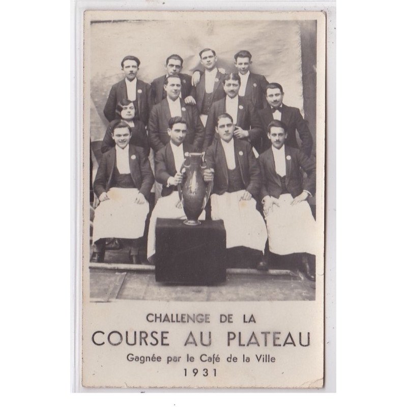 PARIS : carte photo des vainqueurs de la """"course au plateau"""" (course de garçons de café) en 1931- très bon état