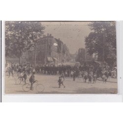 SAINT OUEN : carte photo de la cavalcade en 1905 - très bon état