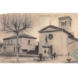 VILLENEUVE - La Place - très bon état