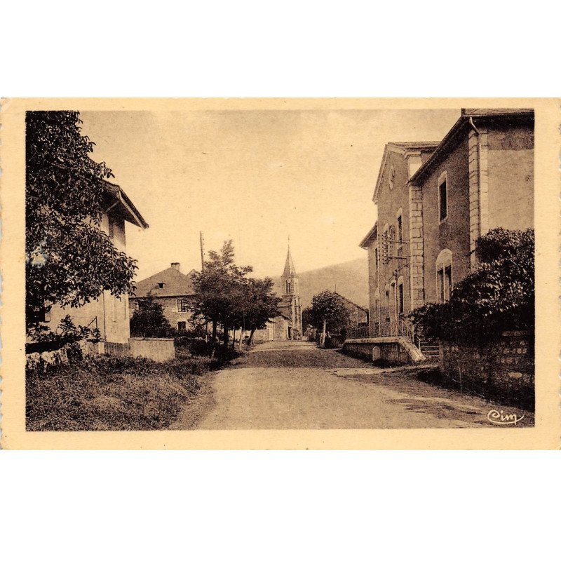 CONTREVOZ - Entrée Sud et Groupe Scolaire - très bon état