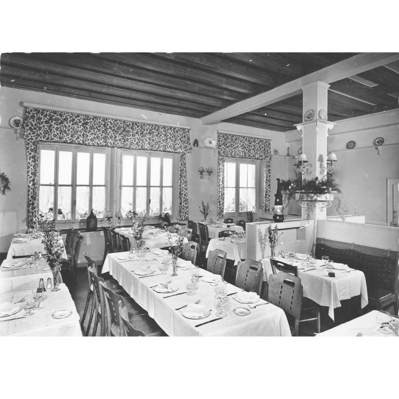 DIVONNE LES BAINS - Hôtel Bellevue - Restaurant Marquis - très bon état