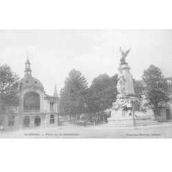 SOISSONS - Place de la République - très bon état
