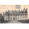 MAUCREUX - Cour d'Honneur du Château - très bon état