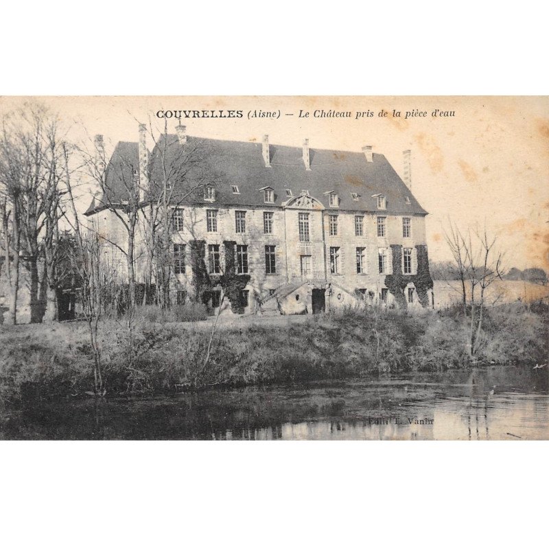 COUVRELLES - Le Château pris de la pièce d'eau - très bon état