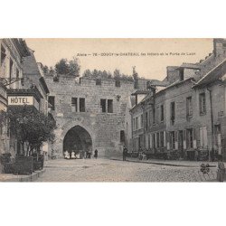 COUCY LE CHATEAU - Les Hôtels et la Porte de Laon - très bon état