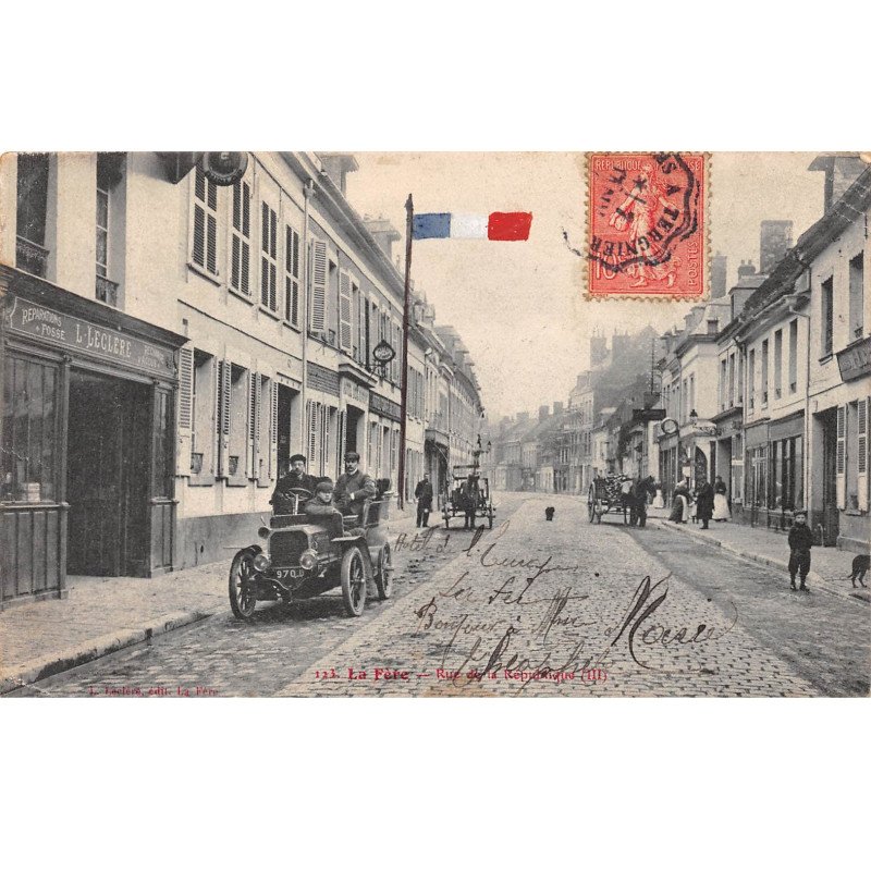LA FERE - Rue de la République (III) - très bon état