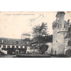 VEAUCE - Cour intérieure du Château de Veauce - très bon état