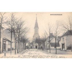 VARENNES SUR ALLIER - Place Victor Hugo et l'Eglise - très bon état