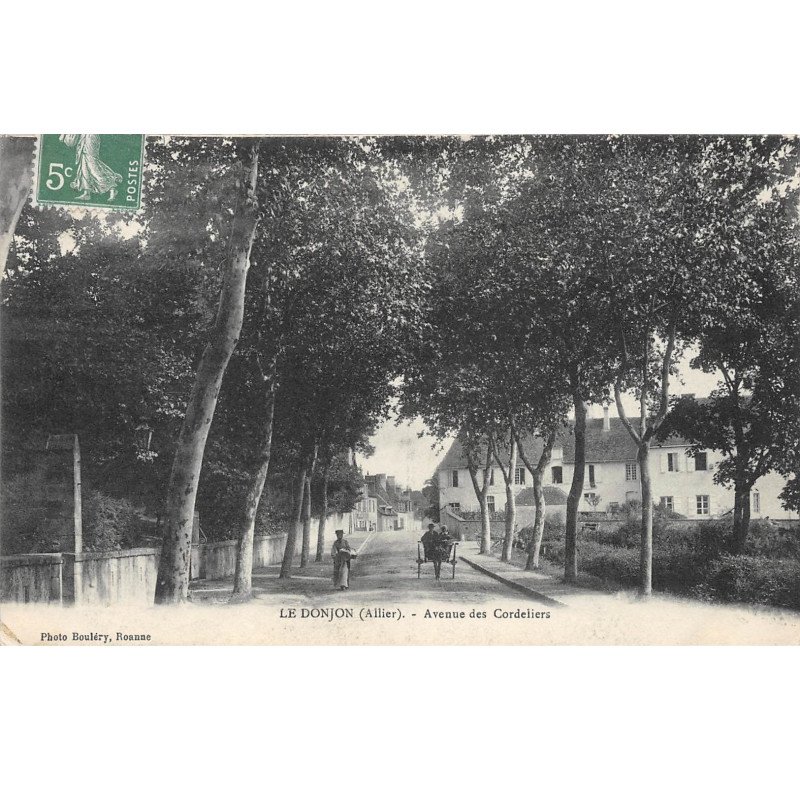 LE DONJON - Avenue des Cordeliers - très bon état