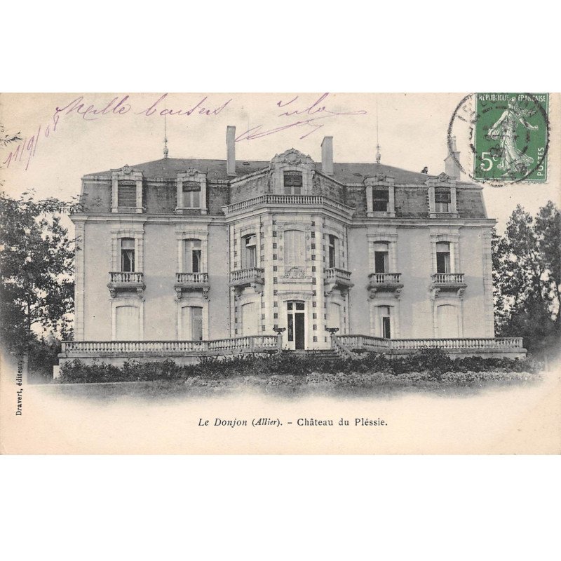 LE DONJON - Château du Plessie - très bon état