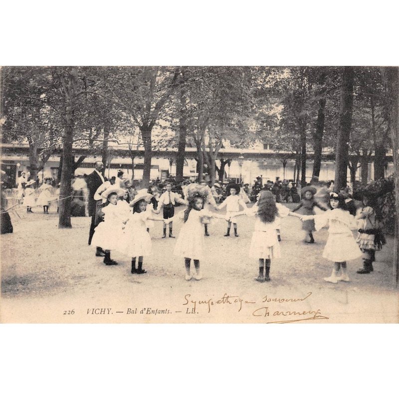VICHY - Bal d'Enfants - très bon état