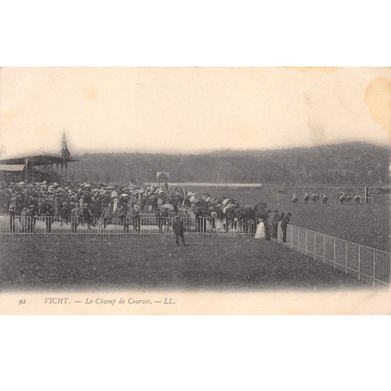 VICHY - Le Champ de Courses - très bon état