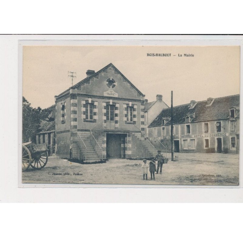 BOIS HALBOUT - La mairie - très bon état