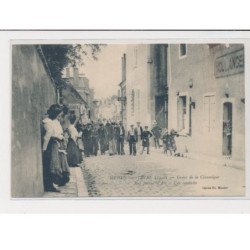 MEHUN SUR YEVRE -  Grève de la céramique - rue Jeanne d'Arc - Une conduite - état