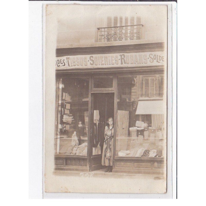 PARIS 16ème : carte photo du magasin de tissus, soieries, rubans BLOCH (Judaica ?) au 9 rue de Passy - très bon état PARIS 16ème : carte photo du magasin de tissus, soieries, rubans BLOCH (Judaica ?) au 9 rue de Passy - très bon état