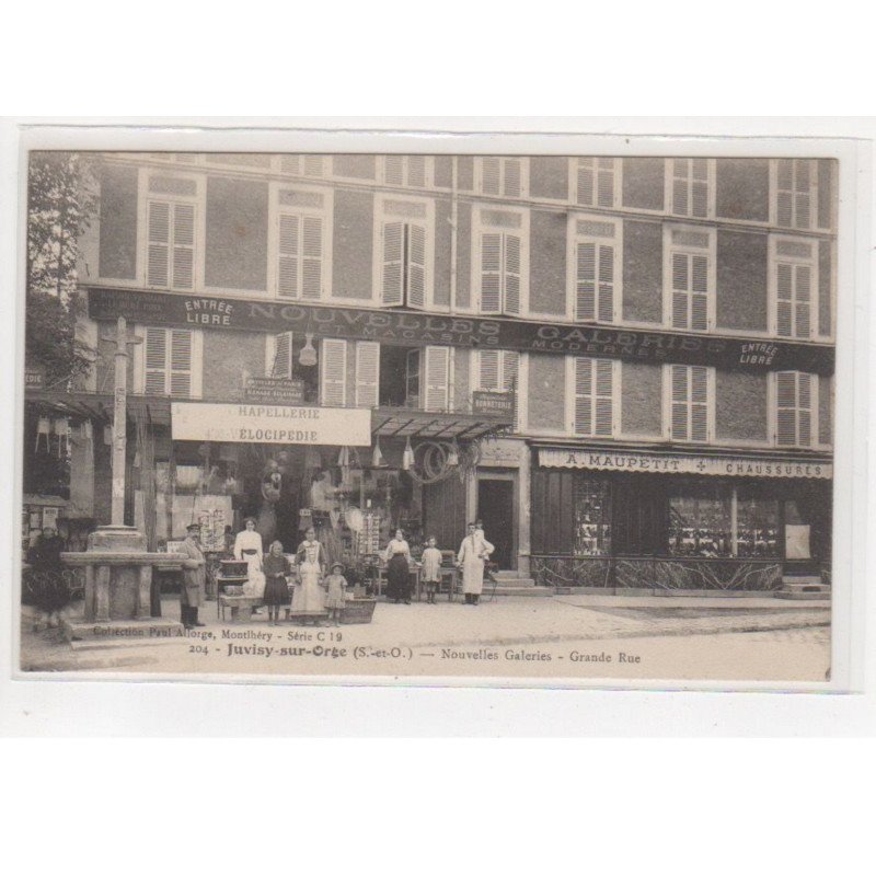 JUVISY : magasin de la Nouvelle Galerie (magasin Maupetit - chaussures) - très bon état