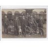 PARIS : carte photo de personnel de gare (posant devant un train) - très bon état