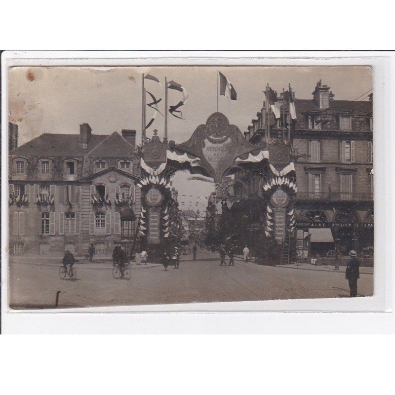 CAEN : carte photo de la fête de la musique - bon état (coupée de travers)