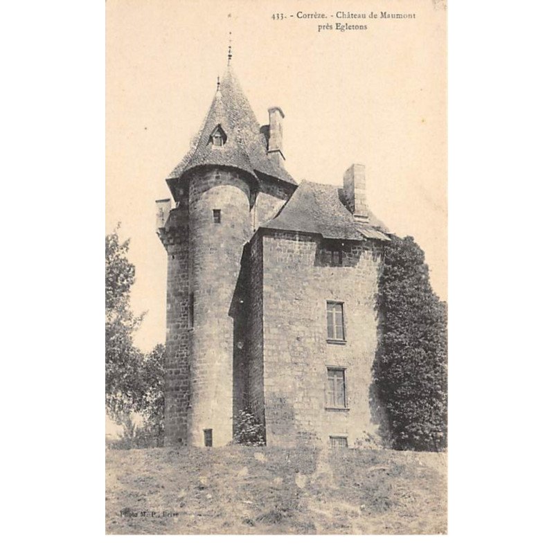 Château de MAUMONT près Egletons - très bon état Château de MAUMONT près Egletons - très bon état