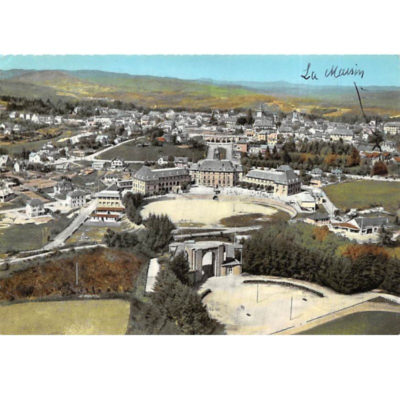 EGLETONS - Groupe Albert Thomas et le Stade - très bon état