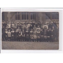 AUXERRE : carte photo d'une classe d'école en 1906 - état