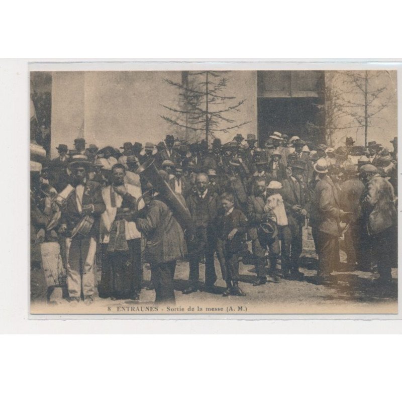 ENTRAUNES - Sortie de la messe - état