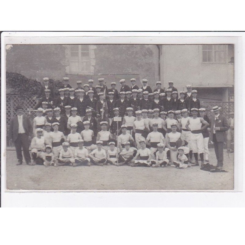 ORLEANS : carte photo de la société de gymnastique "la Guêpe" - très bon état