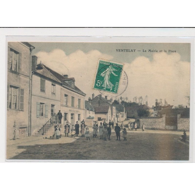 VENTELAY - La Mairie et la place - très bon état