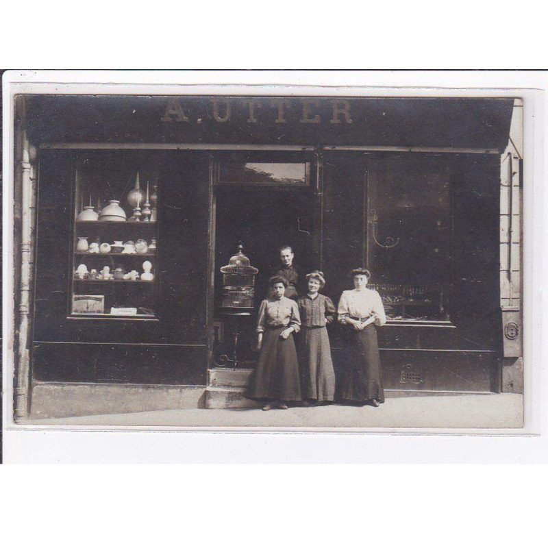 PARIS 18 ème : carte photo du couvreur - plombier UTTER au 76 rue de Clignancourt - très bon état