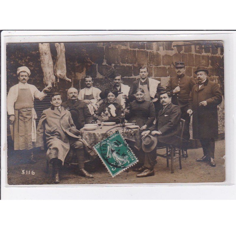PARIS : carte photo d'un groupe - (cachet de l'institut medical de Paris au dos) - très bon état