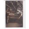 PARIS : carte photo d'un atelier de menuisier (fabrication de piano) - très bon état