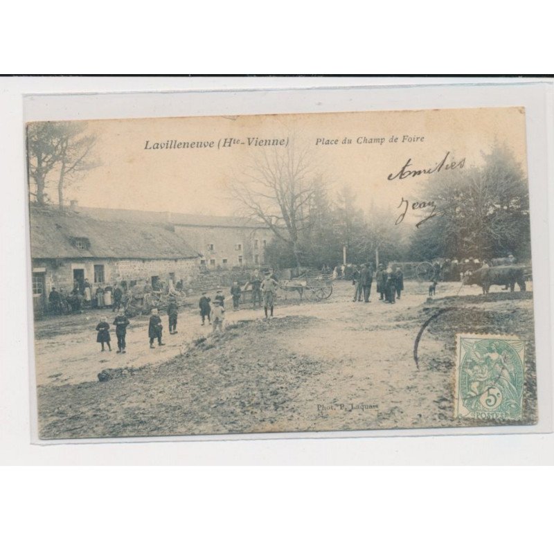 LAVILLENEUSE - La place du Champ de foire - très bon état