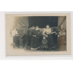 EVREUX (environs)- carte photo d'un maréchal ferrand - - état