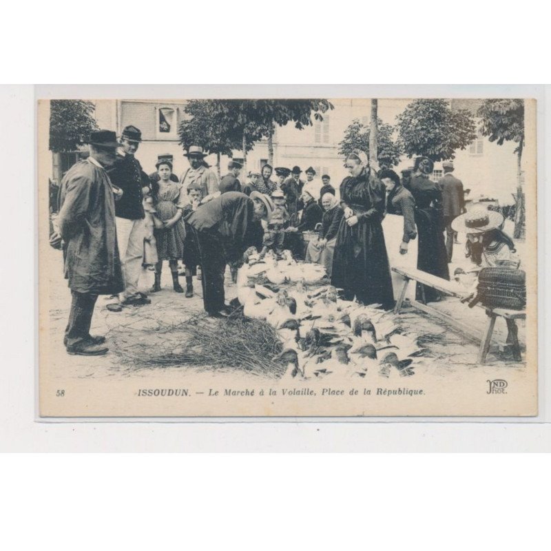 ISSOUDUN - Le marché à la volaille, Place de la République - très bon état