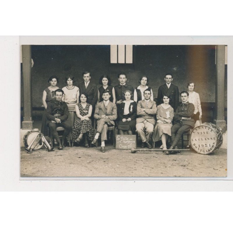 LA BATIE MONTGASCON : carte photo de la classe 1931 - instruments - très bon état