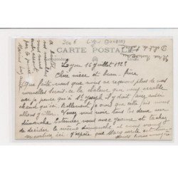 LYON -  carte photo (vendeur de cartes postales)Tabacs - Rue Burdeau - très bon état