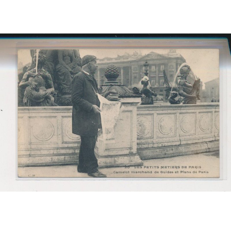 PARIS - Les petits métiers de Paris - Camelot marchand de guides et plans de Paris - Editeur Malcuit - très bon état