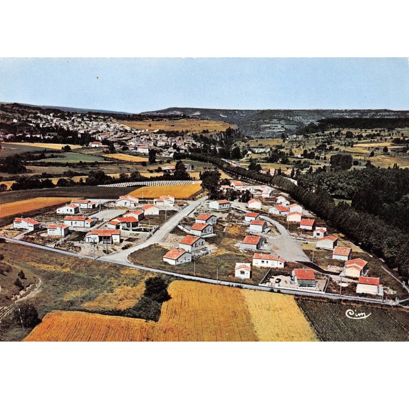 CERESTE - Quartier " Le Moulin " - Vue aérienne - très bon état