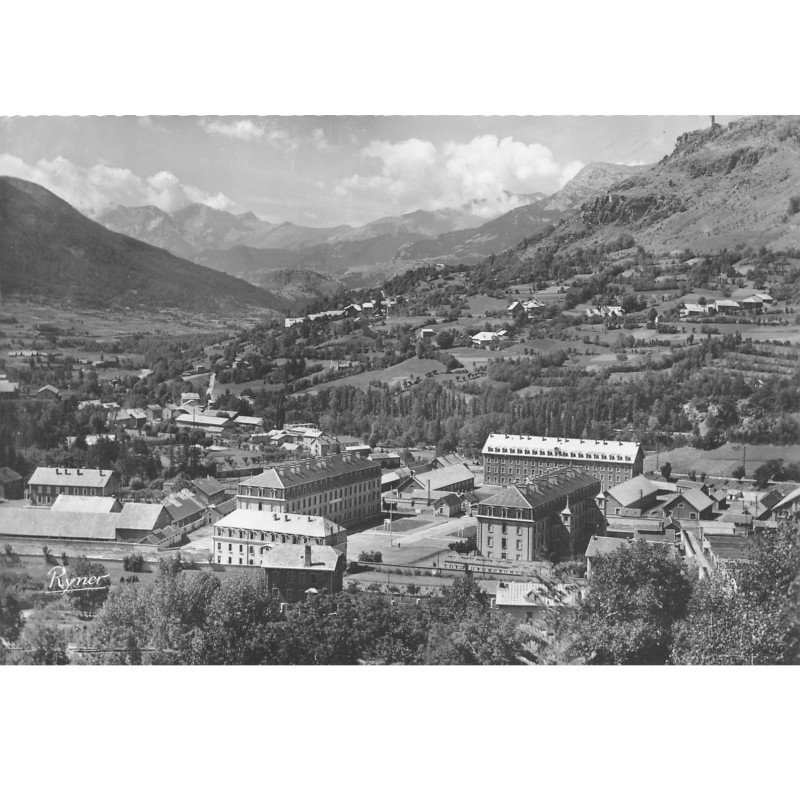 BRIANCON - Les Casernes et Vallée de la Durance - très bon état BRIANCON - Les Casernes et Vallée de la Durance - très bon état
