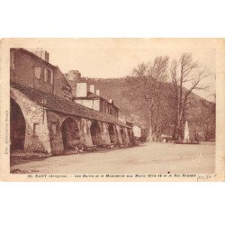 NANT - Les Halles et le Monument aux Morts - très bon état