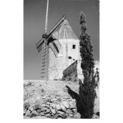 FONTVIEILLE - Le Moulin de Daudet - très bon état