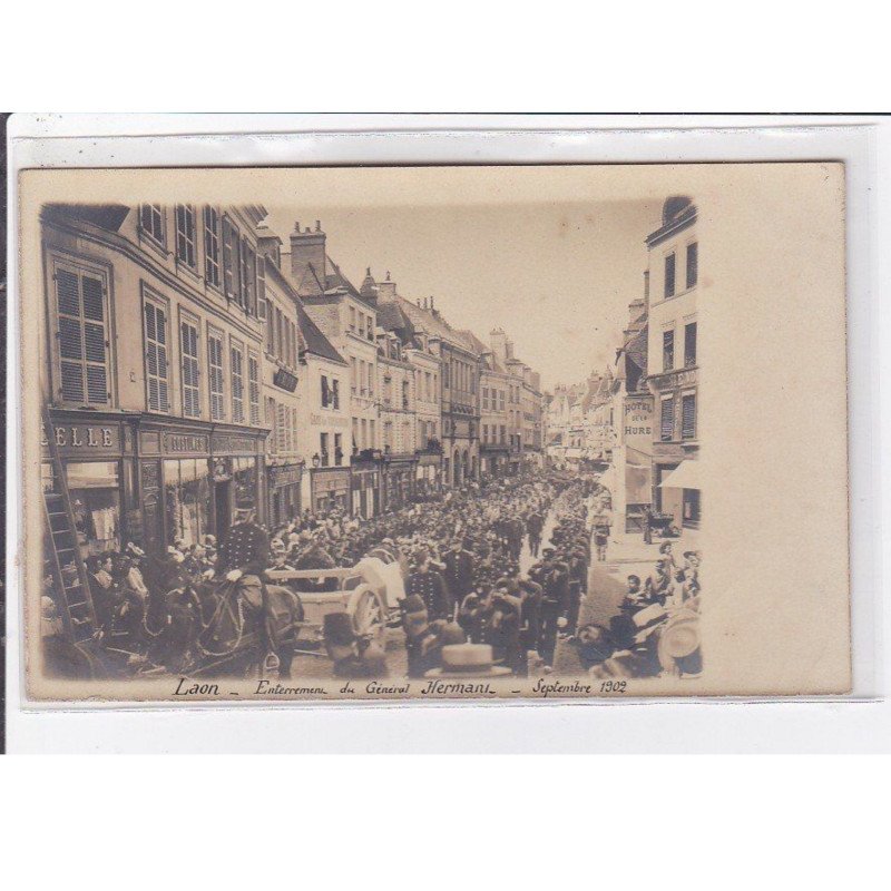 LAON : carte photo de l'enterrement du général Herman en 1902 (militaire)- très bon état