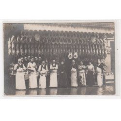 PARIS : carte photo d'une boucherie - bon état