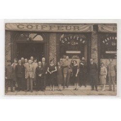 PARIS : carte photo du salon de coiffure (coiffeur) au 10 place de la Madeleine (photo Cassan) - très bon état